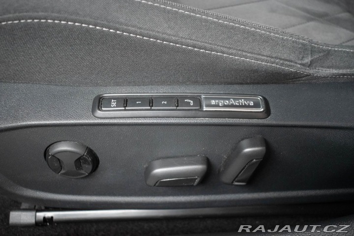 Volkswagen Golf 1.5 TSI STYLE*2xPNEU*DPH* 2023