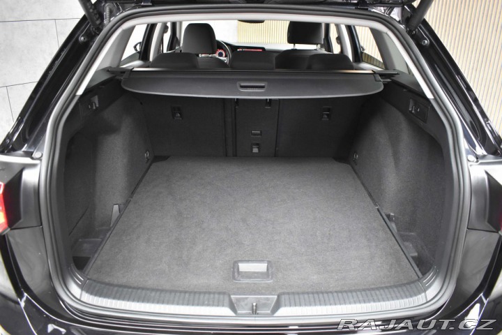 Volkswagen Golf 1.5 TSI STYLE*2xPNEU*DPH* 2023