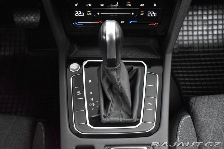 Volkswagen Passat 1.5 TSI BUSINESS*ACC*DPH* 2022