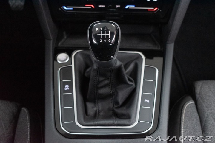 Volkswagen Passat 1.5 TSI BUSINESS*ACC*DPH* 2023