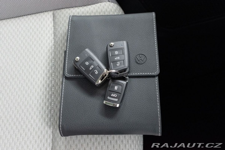 Volkswagen Touran 1.5 TSI DSG*WEBASTO*7.MÍS 2023