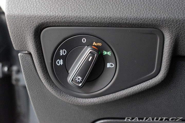 Volkswagen Touran 2.0 TDI WEBASTO*7.MÍST*ČR 2023