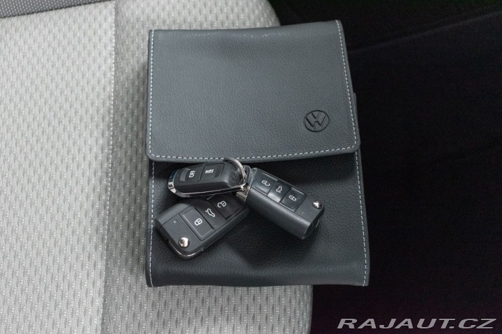 Volkswagen Touran 2.0 TDI WEBASTO*7.MÍST*ČR 2023