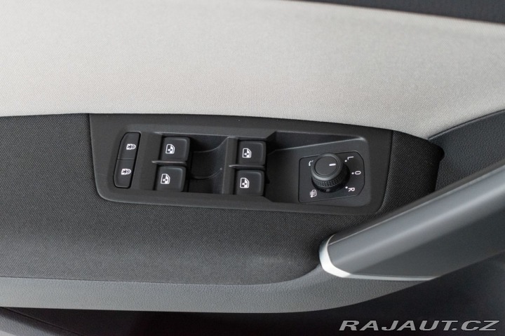 Volkswagen Touran 2.0 TDI WEBASTO*7.MÍST*ČR 2023