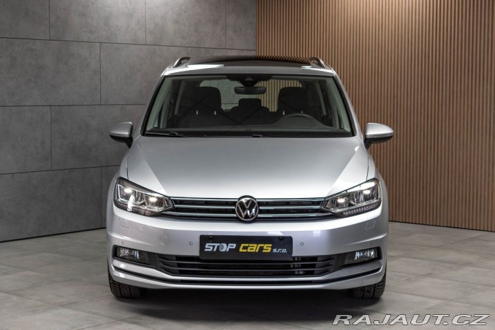 Volkswagen Touran 1.5 TSI DSG*7.MÍST*ACC*ČR 2023