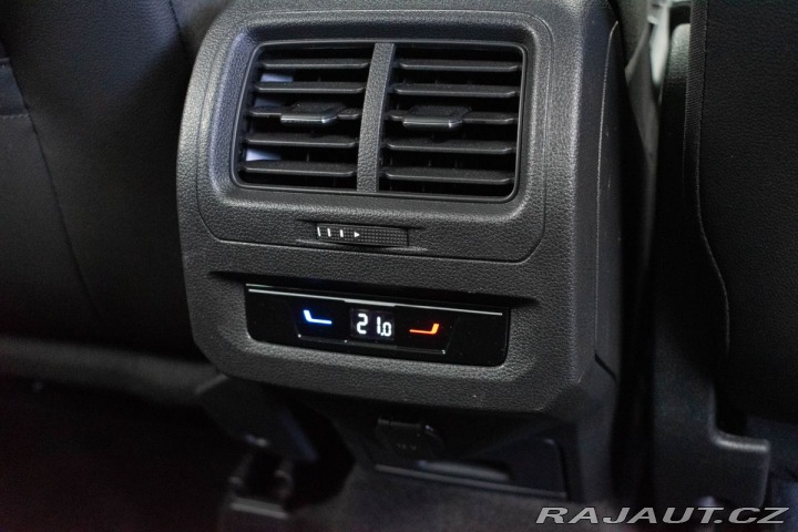 Volkswagen Touran 1.5 TSI DSG*7.MÍST*ACC*ČR 2023