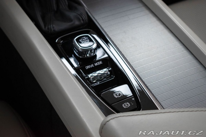 Volvo XC60 D5 AWD INSCRIPTION DPH*ČR 2019