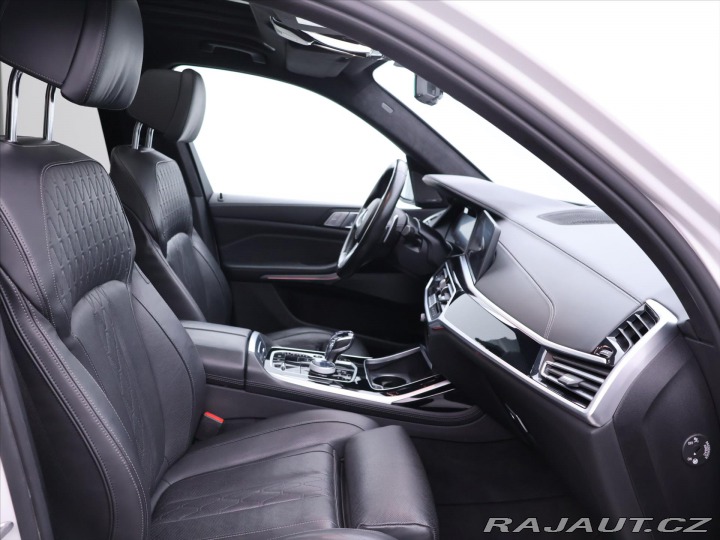 BMW X7 3,0 40d xDrive 250kW Swar 2021