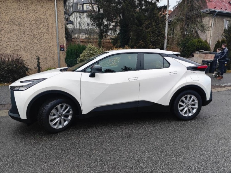 Toyota C-HR 2,0   e-CVT Comfort Busin