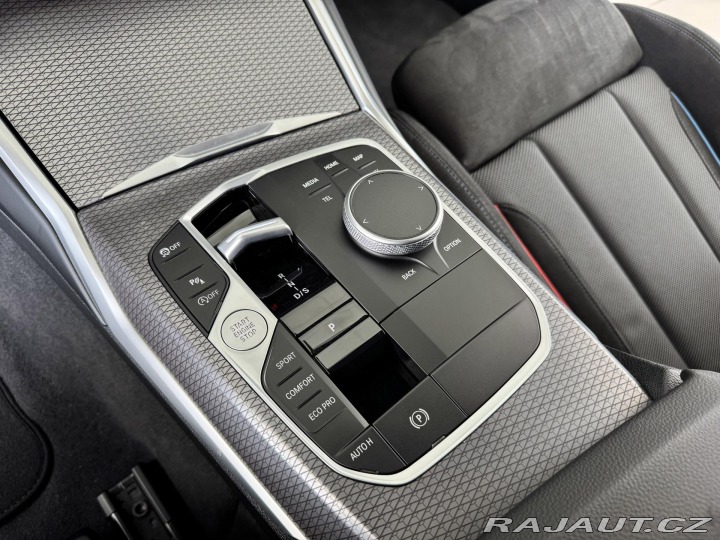 BMW 3 330i xDrive*M-SPORT*REZER 2025