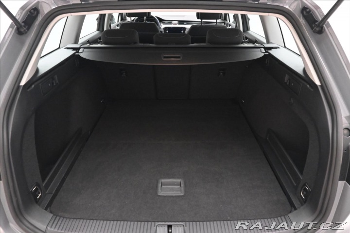 Volkswagen Passat 2,0 TDI 110kW Business Zá 2023