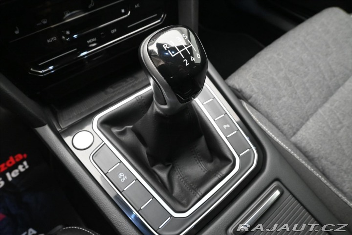 Volkswagen Passat 2,0 TDI 110kW Business Zá 2023