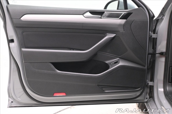 Volkswagen Passat 2,0 TDI 110kW Business Zá 2023