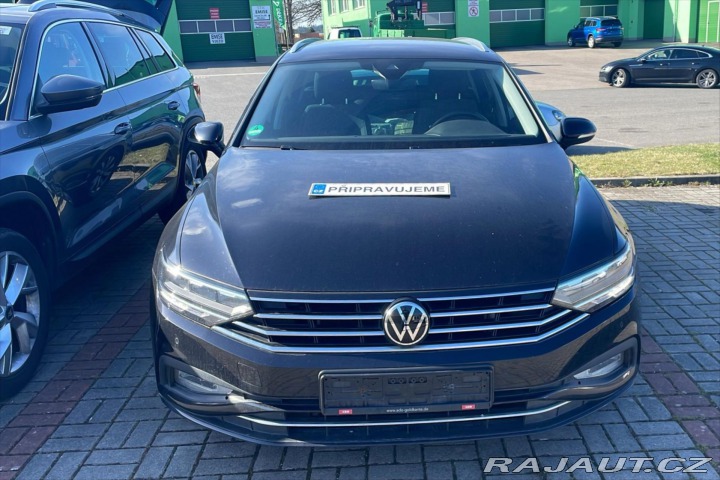 Volkswagen Passat 2,0 TDI 110kW DSG Busines 2022