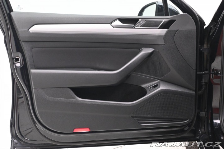 Volkswagen Passat 2,0 TDI 110kW DSG Busines 2022