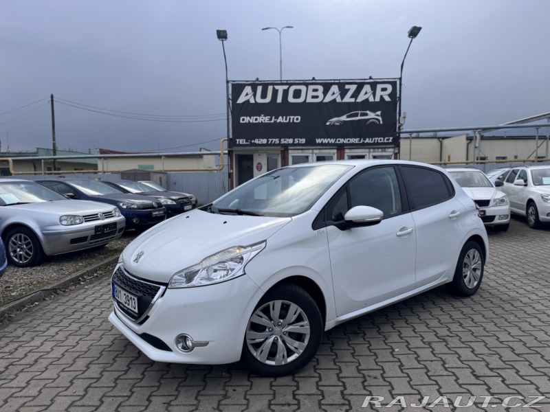 Peugeot 208 1,2 60 KW 1. MAJ STK