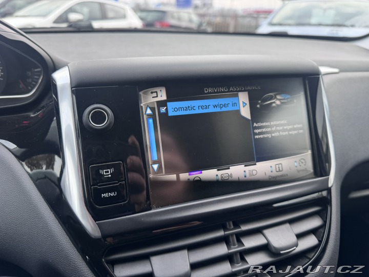 Peugeot 208 1,2 60 KW 1. MAJ STK 2014