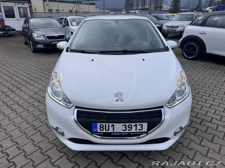 Peugeot 208 1,2 60 KW 1. MAJ STK 2014