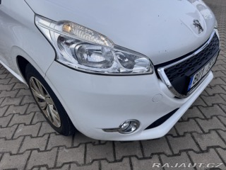 Peugeot 208 1,2 60 KW 1. MAJ STK 2014