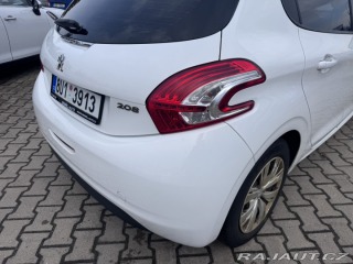 Peugeot 208 1,2 60 KW 1. MAJ STK 2014