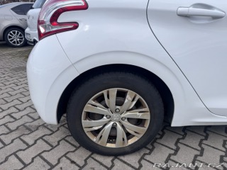 Peugeot 208 1,2 60 KW 1. MAJ STK 2014