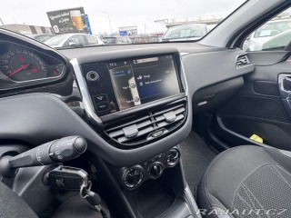 Peugeot 208 1,2 60 KW 1. MAJ STK 2014