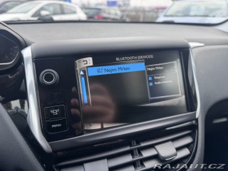 Peugeot 208 1,2 60 KW 1. MAJ STK 2014