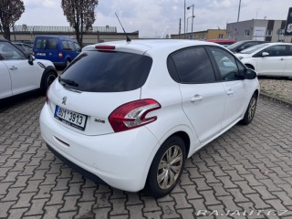 Peugeot 208 1,2 60 KW 1. MAJ STK 2014