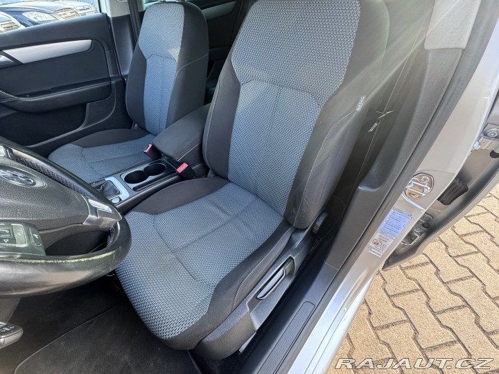 Volkswagen Passat 1,6 TDI 77 KW KOLA STK 2012