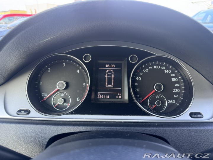 Volkswagen Passat 1,6 TDI 77 KW KOLA STK 2012