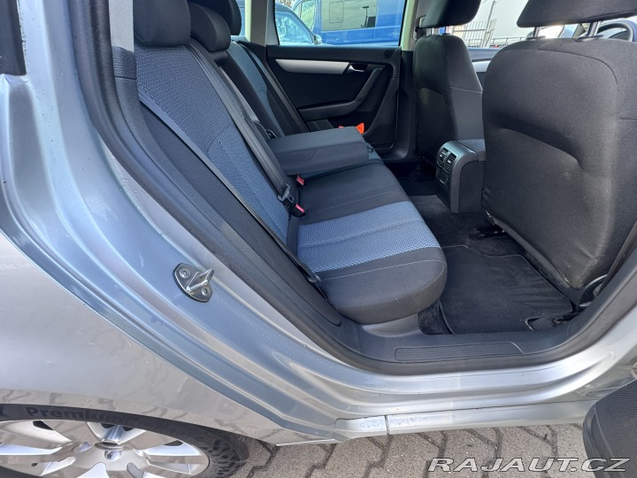 Volkswagen Passat 1,6 TDI 77 KW KOLA STK 2012