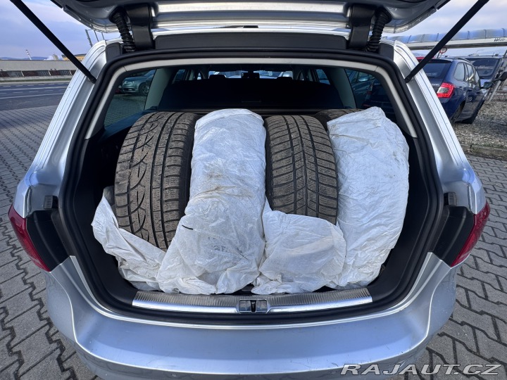 Volkswagen Passat 1,6 TDI 77 KW KOLA STK 2012