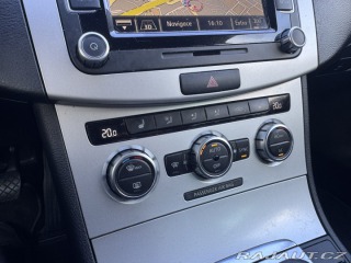 Volkswagen Passat 1,6 TDI 77 KW KOLA STK 2012