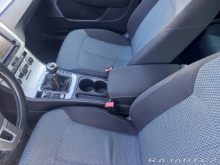 Volkswagen Passat 1,6 TDI 77 KW KOLA STK 2012