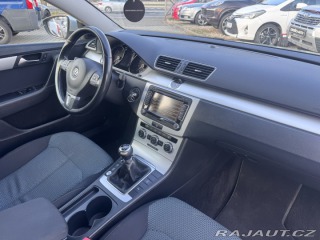 Volkswagen Passat 1,6 TDI 77 KW KOLA STK 2012