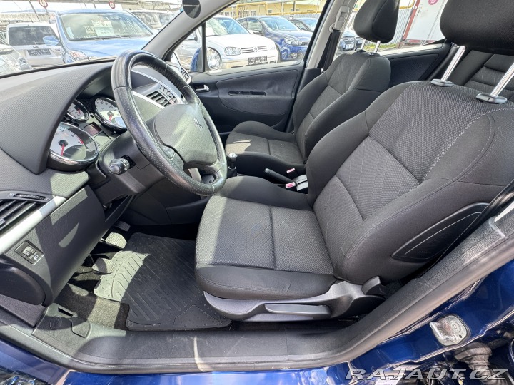 Peugeot 207 1,4i 70 KW 2X PNEU STK 1800