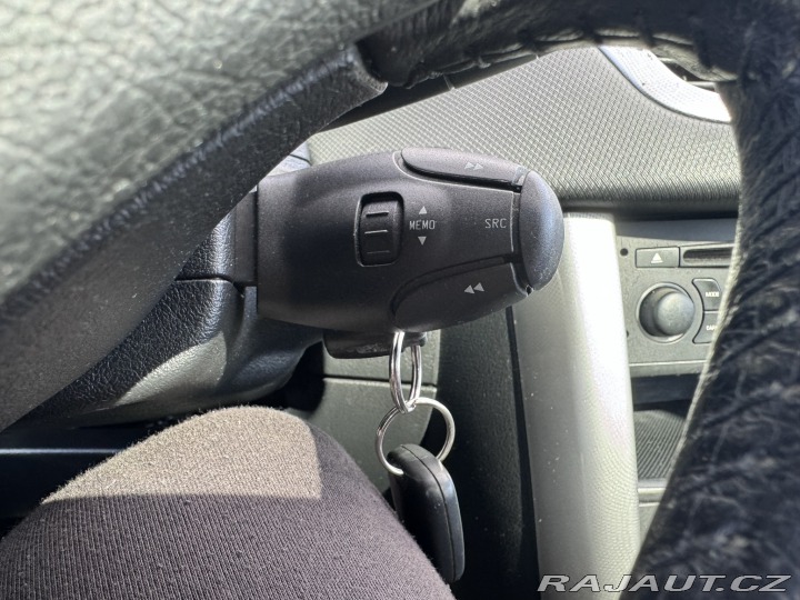 Peugeot 207 1,4i 70 KW 2X PNEU STK 1800