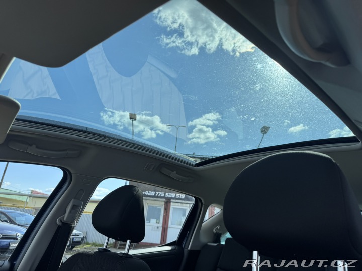 Peugeot 207 1,4i 70 KW 2X PNEU STK 1800