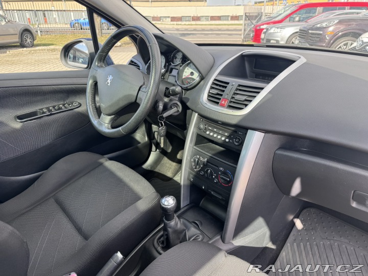 Peugeot 207 1,4i 70 KW 2X PNEU STK 1800