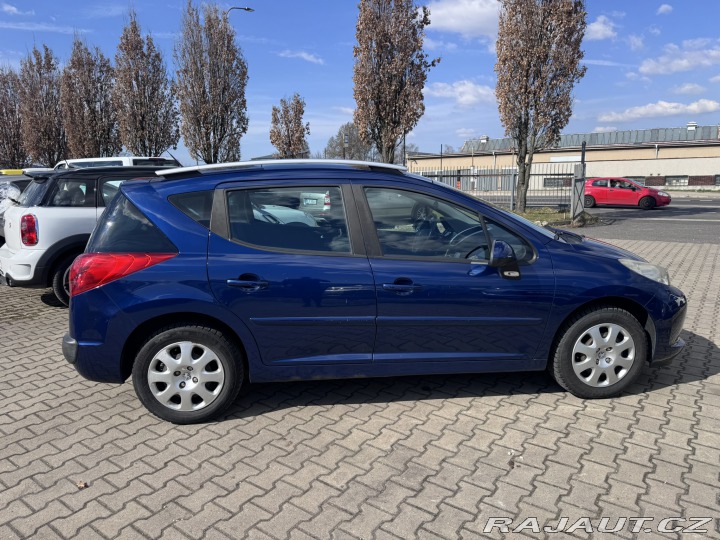 Peugeot 207 1,4i 70 KW 2X PNEU STK 1800