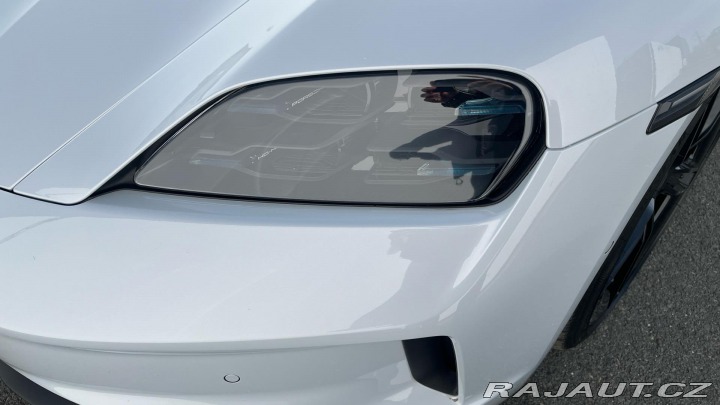 Porsche Taycan 4S 2024