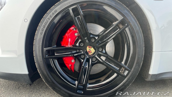 Porsche Taycan 4S 2024