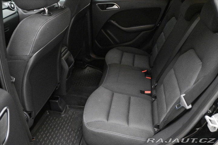 Mercedes-Benz B 1,6 B 180 BlueEFFICIENCY 2012