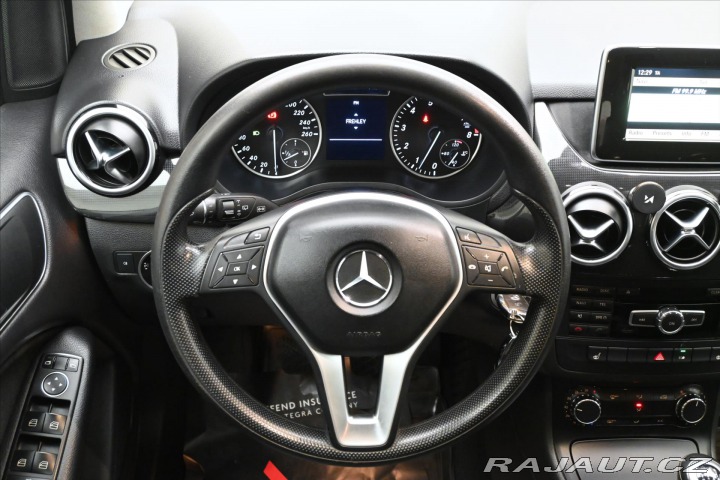 Mercedes-Benz B 1,6 B 180 BlueEFFICIENCY 2012