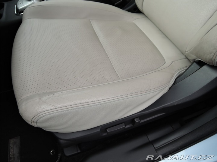 Mitsubishi Outlander 2,0 PHEV 4x4 1.maj Servis 2014