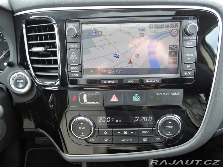 Mitsubishi Outlander 2,0 PHEV 4x4 1.maj Servis 2014