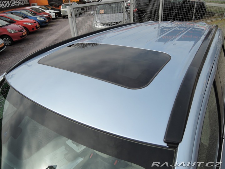 Mitsubishi Outlander 2,0 PHEV 4x4 1.maj Servis 2014