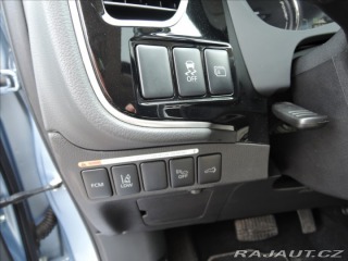 Mitsubishi Outlander 2,0 PHEV 4x4 1.maj Servis 2014