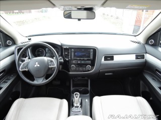 Mitsubishi Outlander 2,0 PHEV 4x4 1.maj Servis 2014