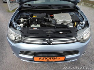 Mitsubishi Outlander 2,0 PHEV 4x4 1.maj Servis 2014